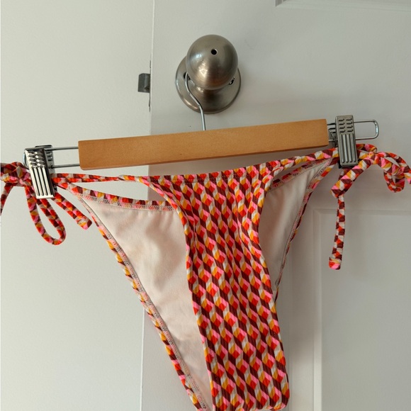 Colorful Patterned Bikini Set - Picture 4 of 7